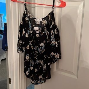 Venus large cold shoulder top with tags